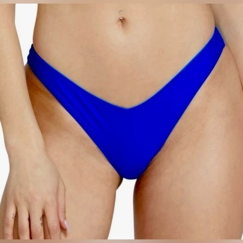 NWT Volcom Simply Solid V-Bottom Bikini Bottoms - L